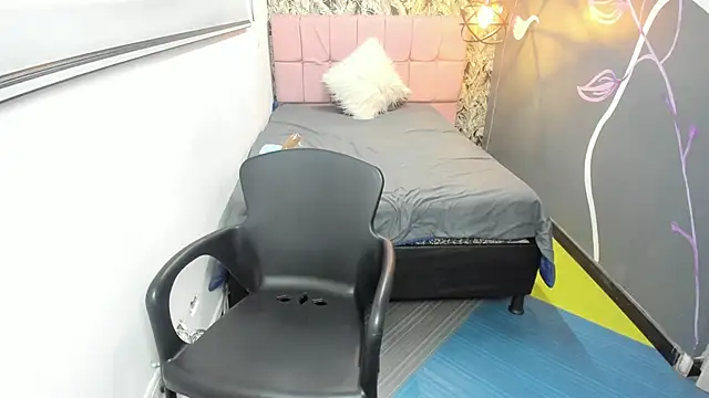 EmmaaEvans  online show from 01/17/25, 11:59