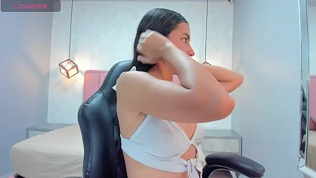 chelsyquinn online show from 04/24/26, 04:15