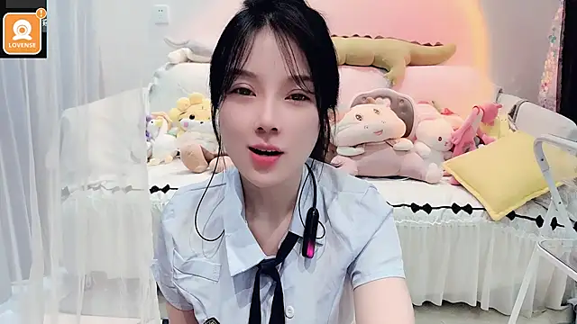 Snapshot of AKiKi711 chatting on 09/12/25, 04:34 AKiKi711 online show from 09/12/25, 04:34
