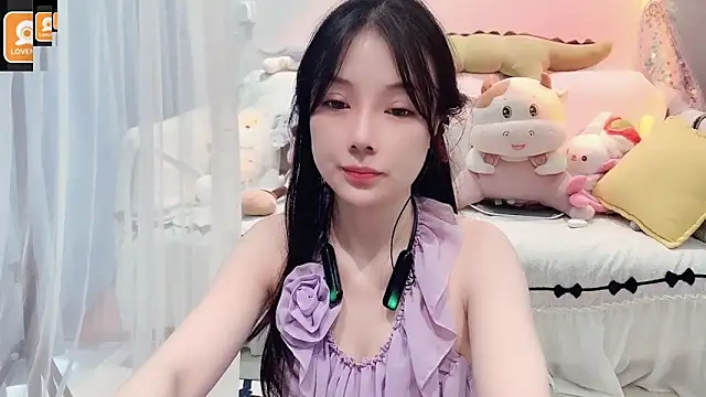 Snapshot of AKiKi711 chatting on 09/20/25, 04:46 AKiKi711 online show from 09/20/25, 04:46