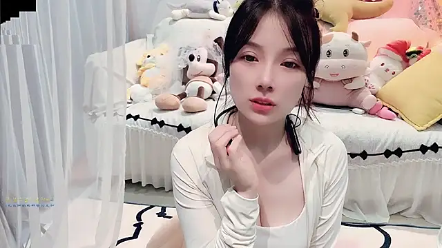 Snapshot of AKiKi711 chatting on 09/20/25, 04:52 AKiKi711 online show from 09/20/25, 04:52