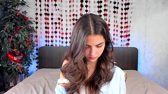 Milana Crystal  online show from 02/06/25, 11:21