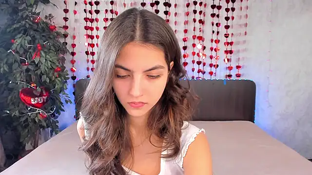 Milana Crystal  online show from 02/14/25, 08:21