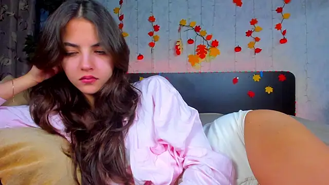 Milana Crystal  online show from 10/26/25, 08:09