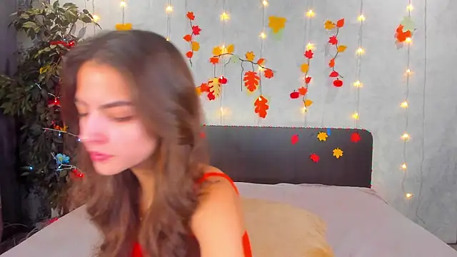 Milana Crystal  online show from 11/24/25, 08:03