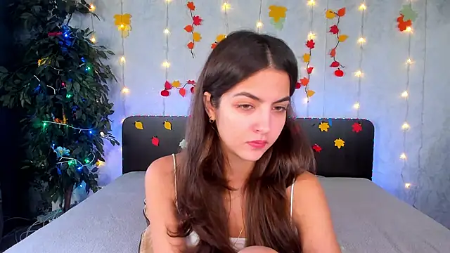 Milana Crystal  online show from 11/28/25, 08:17