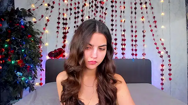 Milana Crystal  online show from 02/21/26, 08:15