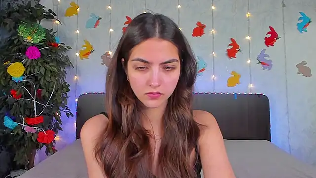 Milana Crystal  online show from 04/24/26, 07:00