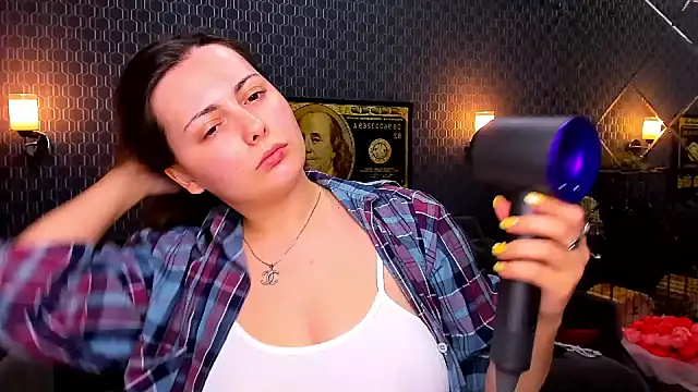 Snapshot of _extraterrestrial_ chatting on 10/17/25, 07:27  extraterrestrial  online show from 10/17/25, 07:27