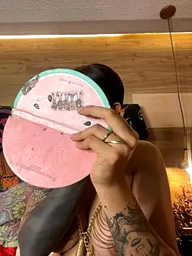 Snapshot of Cori_Paige chatting on 11/30/25, 04:16 Cori Paige online show from 11/30/25, 04:16