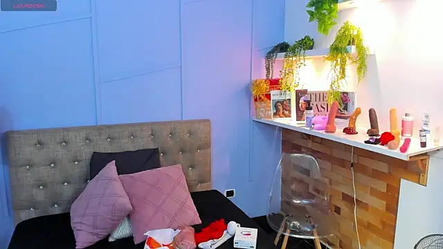 Georgina-coule online show from 12/26/24, 12:38