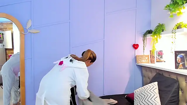 Georgina-coule online show from 03/05/25, 12:22