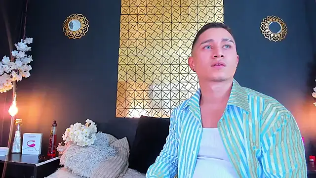 Snapshot of francesco_evan chatting on 03/18/25, 07:42 francesco evan online show from 03/18/25, 07:42