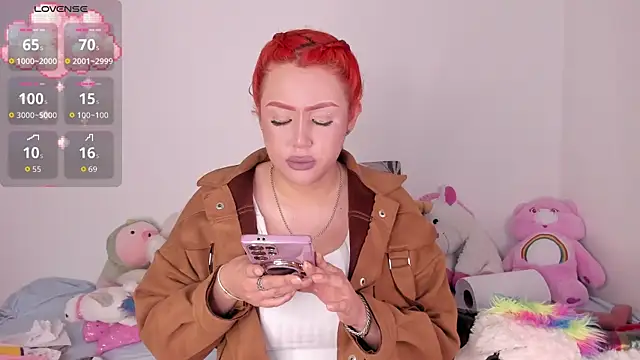 Snapshot of Yuna_Hot chatting on 10/22/25, 05:30 Yuna Hot online show from 10/22/25, 05:30