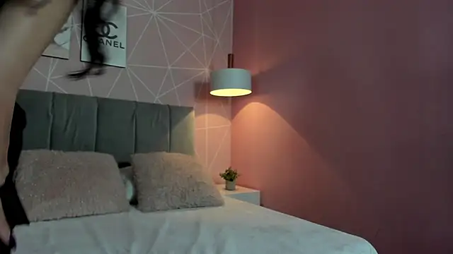 Snapshot of zara__sweet chatting on 02/08/25, 03:10 zara sweet online show from 02/08/25, 03:10