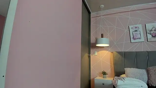 Snapshot of zara__sweet chatting on 09/12/25, 01:11 zara sweet online show from 09/12/25, 01:11