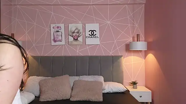 Snapshot of zara__sweet chatting on 10/08/25, 01:20 zara sweet online show from 10/08/25, 01:20