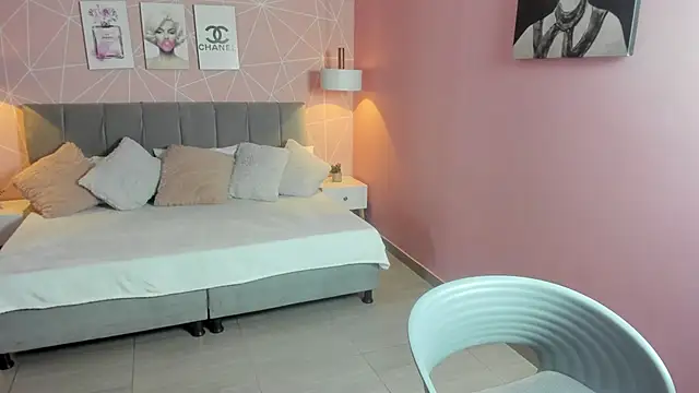 Snapshot of zara__sweet chatting on 10/17/25, 01:14 zara sweet online show from 10/17/25, 01:14