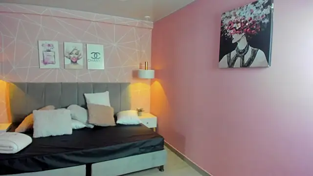 Snapshot of zara__sweet chatting on 10/23/25, 01:43 zara sweet online show from 10/23/25, 01:43