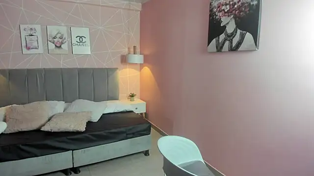 Snapshot of zara__sweet chatting on 10/30/25, 01:34 zara sweet online show from 10/30/25, 01:34