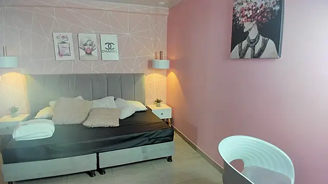 Snapshot of zara__sweet chatting on 11/11/25, 01:11 zara sweet online show from 11/11/25, 01:11