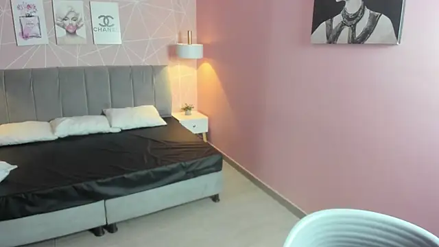 Snapshot of zara__sweet chatting on 01/09/26, 12:19 zara sweet online show from 01/09/26, 12:19