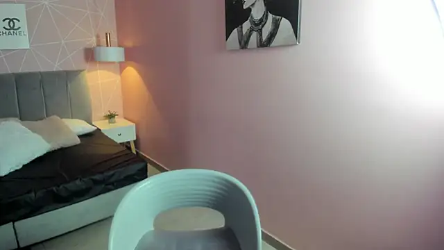 Snapshot of zara__sweet chatting on 01/13/26, 11:59 zara sweet online show from 01/13/26, 11:59