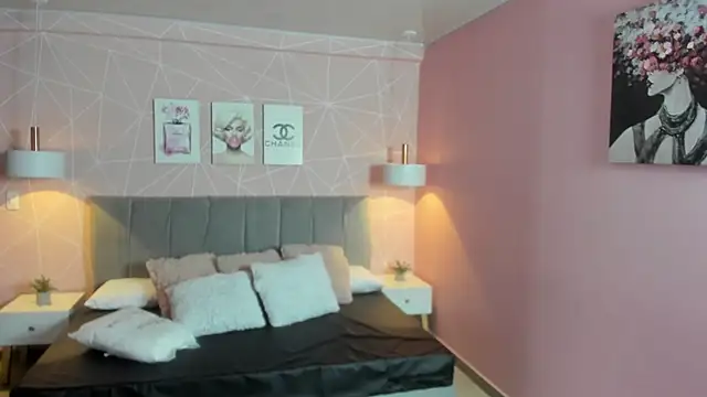 Snapshot of zara__sweet chatting on 02/02/26, 12:48 zara sweet online show from 02/02/26, 12:48