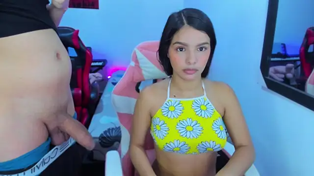 Snapshot of jessi_and_boy chatting on 11/17/25, 03:07 jessi and boy online show from 11/17/25, 03:07