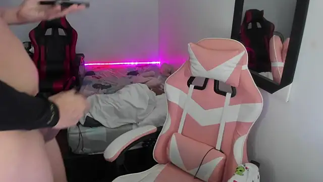 jessi and boy online show from 12/22/25, 05:10