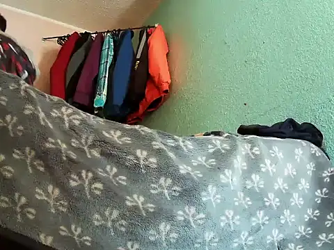 Snapshot of andrescaraballo chatting on 09/15/25, 08:53 andrescaraballo online show from 09/15/25, 08:53