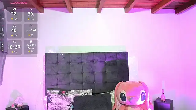 Snapshot of Kylie2211 chatting on 11/08/25, 09:20 Kylie2211 online show from 11/08/25, 09:20