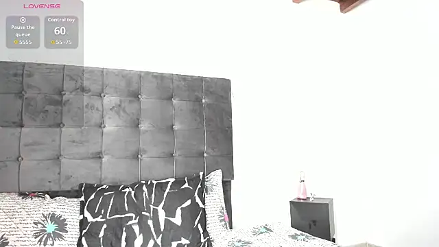 Snapshot of Kylie2211 chatting on 11/13/25, 05:45 Kylie2211 online show from 11/13/25, 05:45