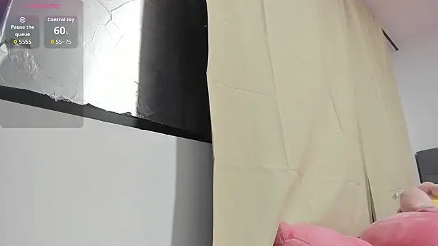 Kylie2211 online show from 04/25/26, 01:52