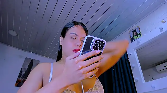 LatinVenuz online show from 02/07/26, 04:49