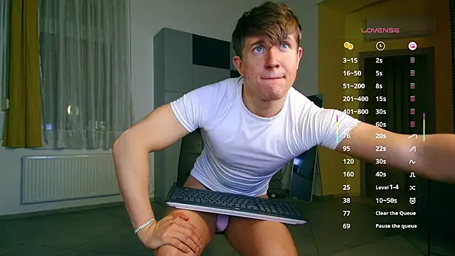 ChristianLevine  online show from 11/15/25, 05:38