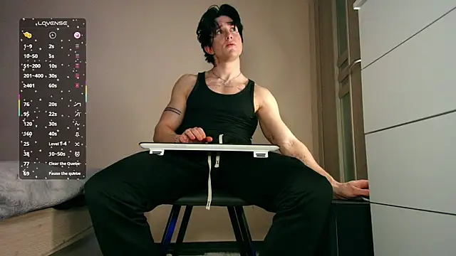 ChristianLevine  online show from 02/09/26, 04:11