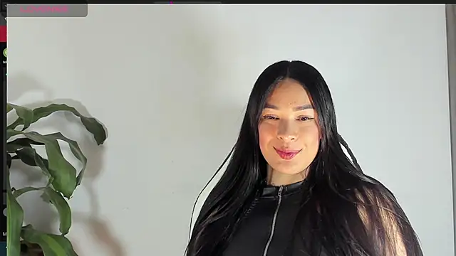 Snapshot of bella_hadid1_ chatting on 03/22/25, 04:03 bella hadid1  online show from 03/22/25, 04:03