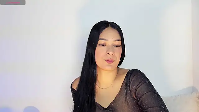 Snapshot of bella_hadid1_ chatting on 06/21/26, 06:27 bella hadid1 online show from 06/21/26, 06:27