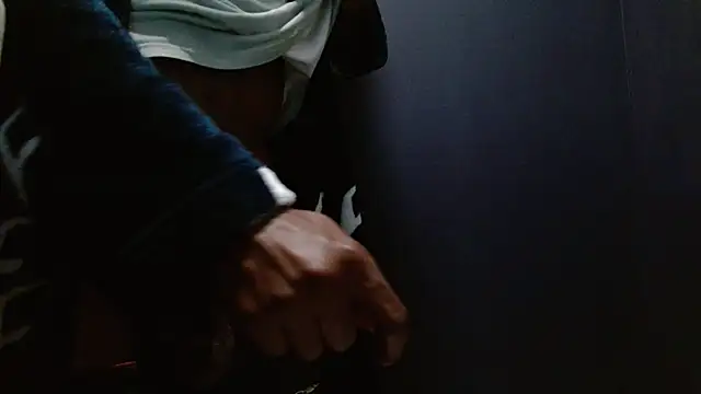 Snapshot of phbbcsham chatting on 12/14/25, 07:03 phbbcsham online show from 12/14/25, 07:03