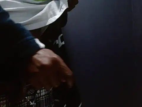 Snapshot of phbbcsham chatting on 12/18/25, 08:48 phbbcsham online show from 12/18/25, 08:48