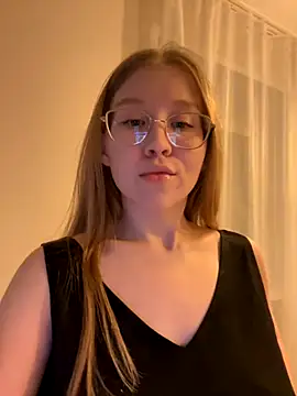 Eva Weyne online show from 10/29/25, 06:42