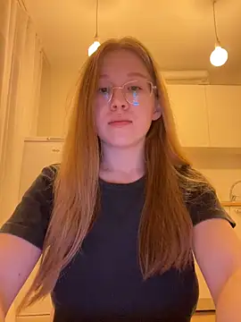 Eva Weyne online show from 11/18/25, 08:24