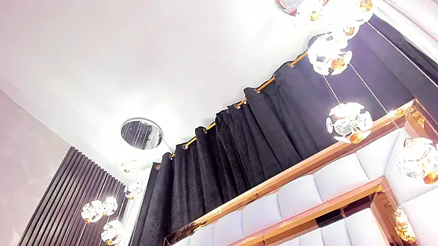 SarayRoyse online show from 03/07/25, 10:21