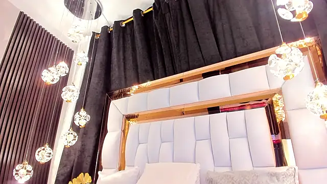 SarayRoyse online show from 03/17/25, 07:15