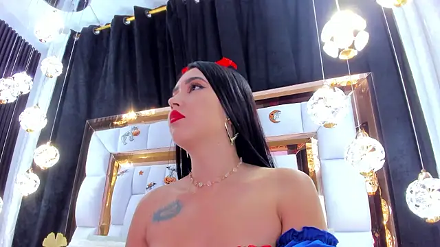 SarayRoyse online show from 10/31/25, 07:26