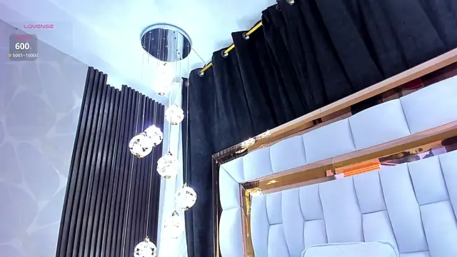 SarayRoyse online show from 02/02/26, 07:34