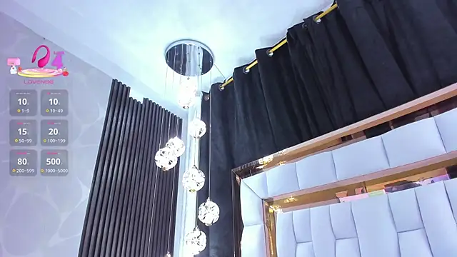 SarayRoyse online show from 04/05/26, 07:44