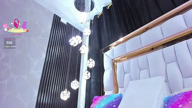 SarayRoyse online show from 04/22/26, 07:48