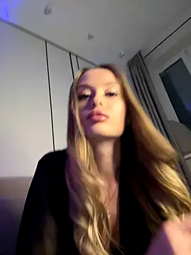 Sweet  Milly online show from 10/24/25, 02:46